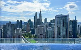 The Luxe By Infinitum Suites